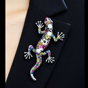 Multicolor Crystal Gecko Brooch Pin - Fashion Jewelry for Reptile Lovers